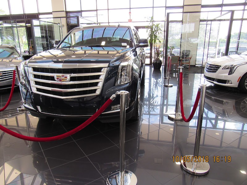 Vera Cadillac Collision Center photo 4