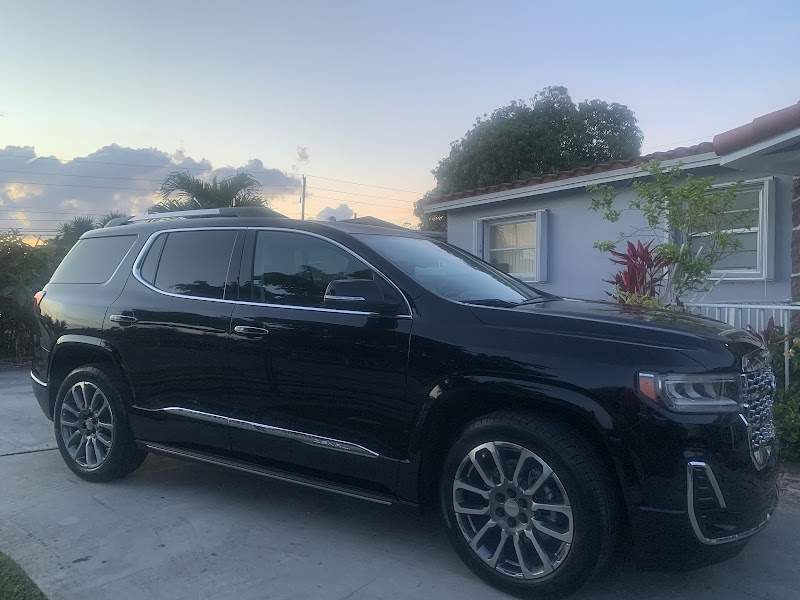 Vera Cadillac Collision Center photo 5