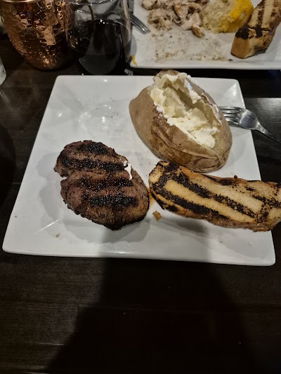 Carl & 'Chelle's Grill Room photo 4