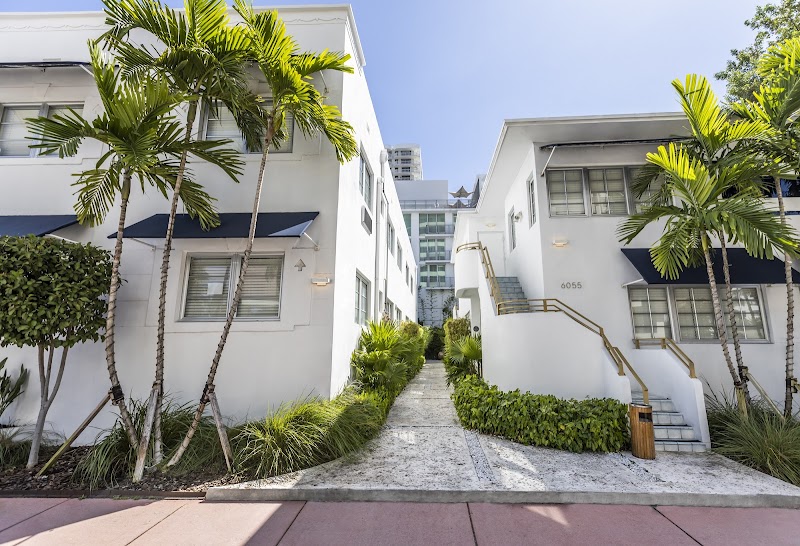 Oceanside Hotel + Suites