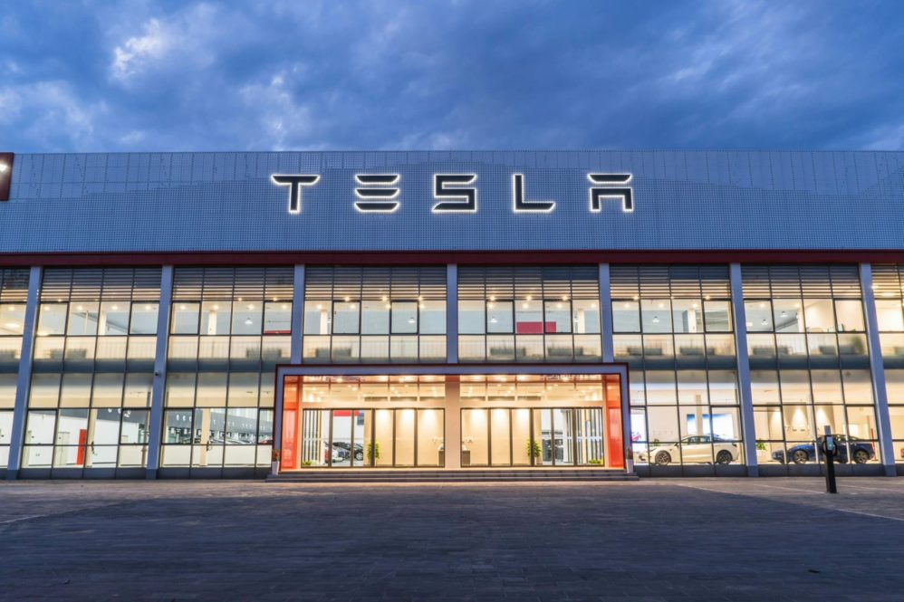Tesla photo 4