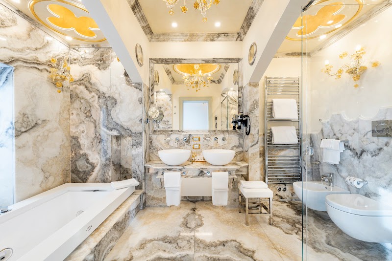 Hotel Monaco & Grand Canal photo 5