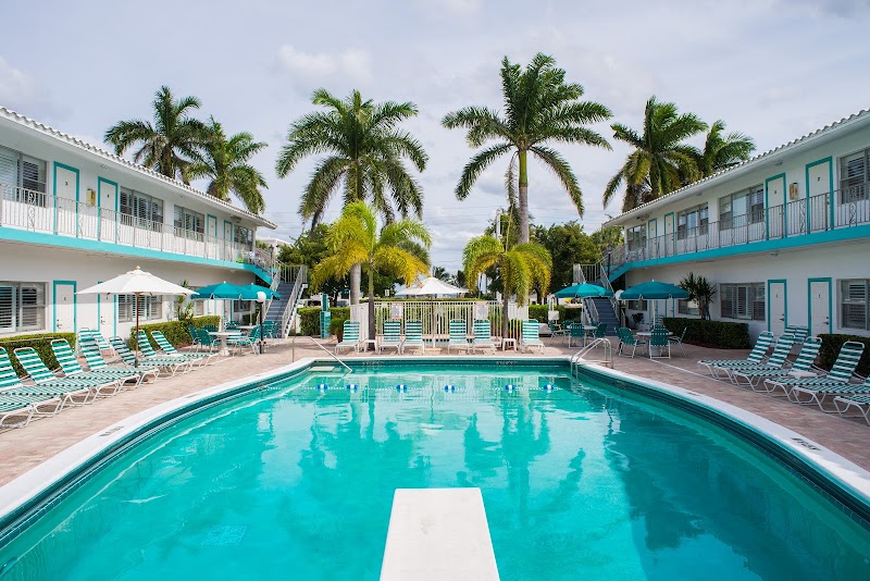 Driftwood Beach Club photo 4