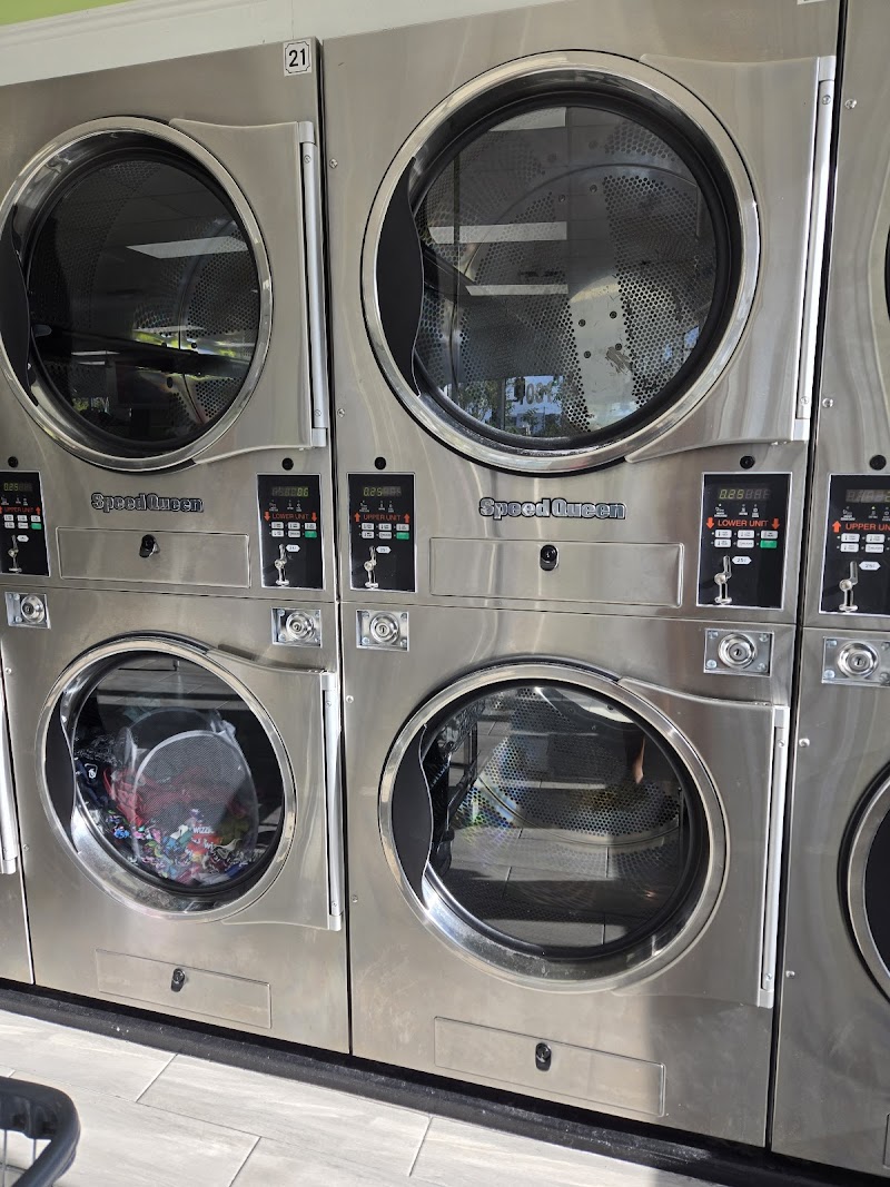 Fresh & Clean Laundromat photo 4
