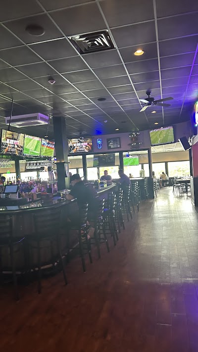 MJ's at Buttonwood Manor photo 4