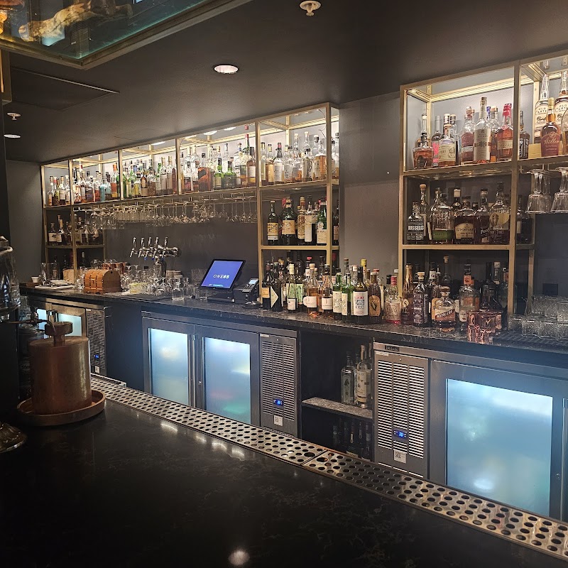 Elements Bar & Lounge photo 5