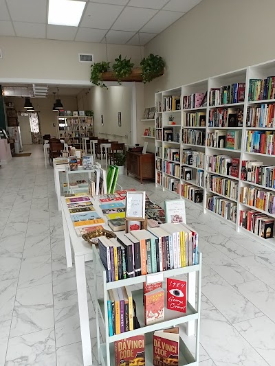 Happy Medium Books Cafe photo 5