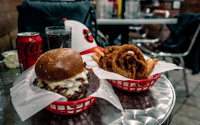 Pearl's Deluxe Burgers photo 5