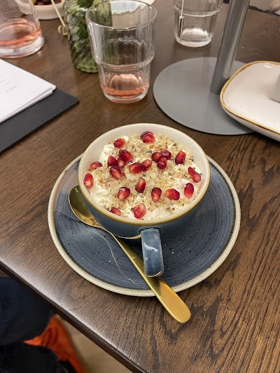 LOX & TRUFFLES Deli photo 4