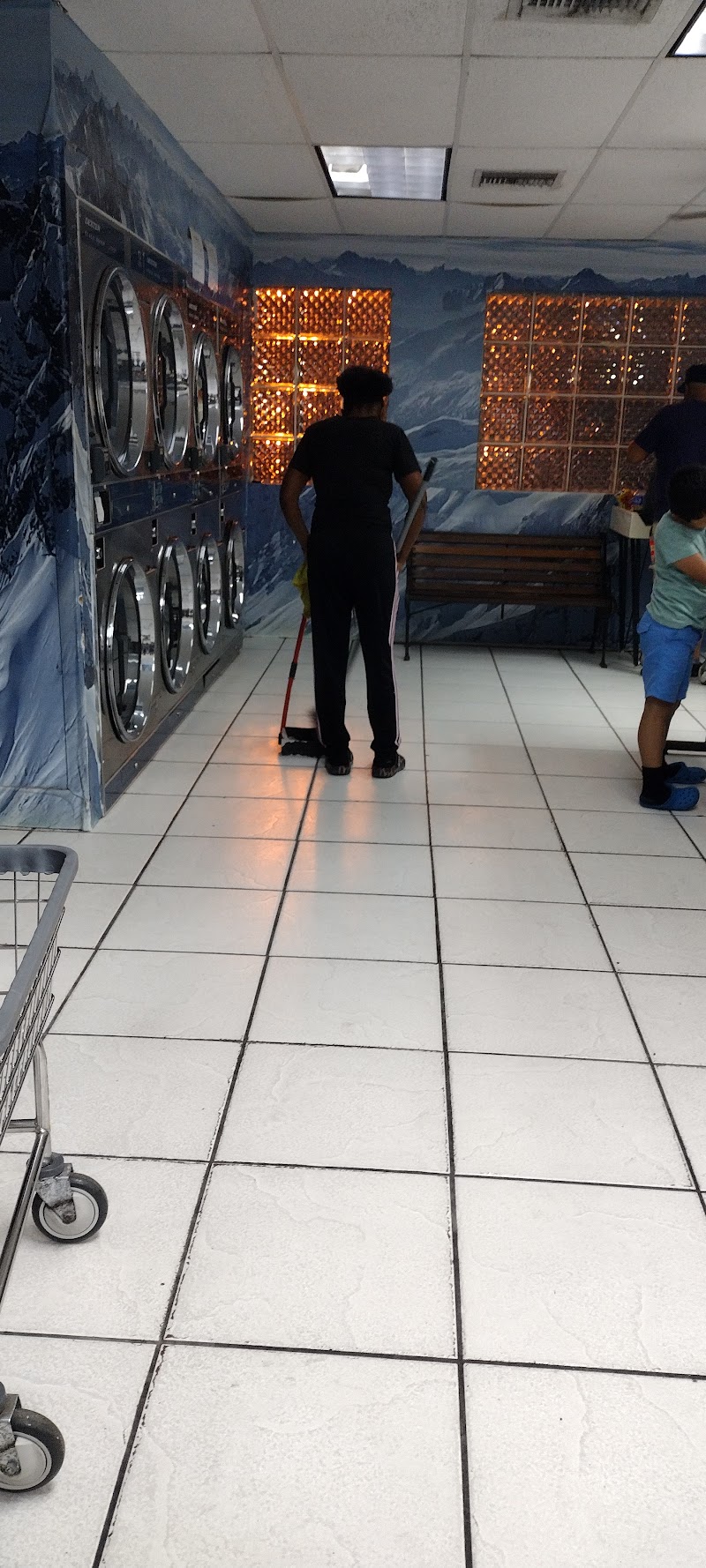 Suds Coin Laundry photo 5