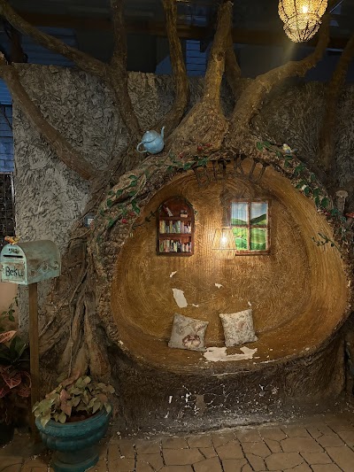 Beku - Cafe Bakery Bookstore photo 4