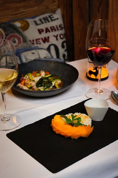 POM Thai Restaurant 1850 photo 4