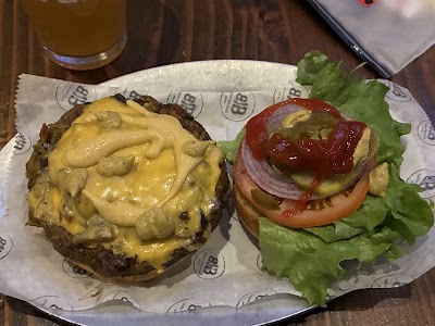 Black Iron Burger Theater District | Hamburger restaurant Bar photo 5