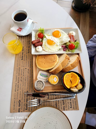 Corner Restaurant photo 5