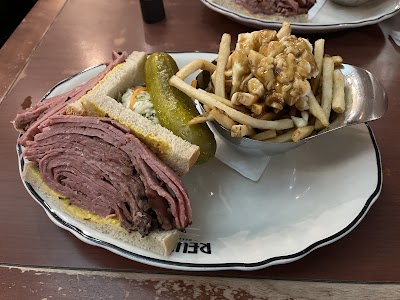 Reuben's Deli and Steakhouse photo 4