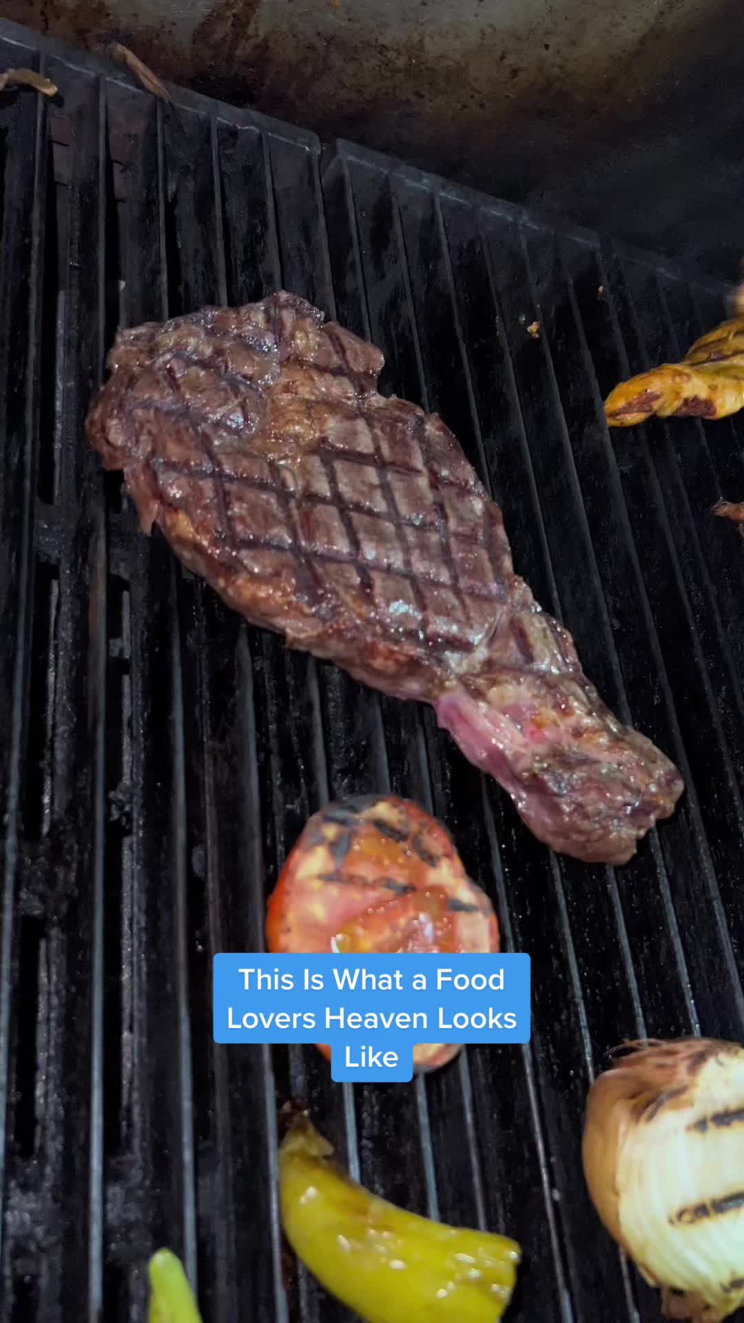 This Is What a Food Lovers Heaven Looks Like
📍Halevantini Tel Aviv
#shawarma #hummus #salad #telavivfood 