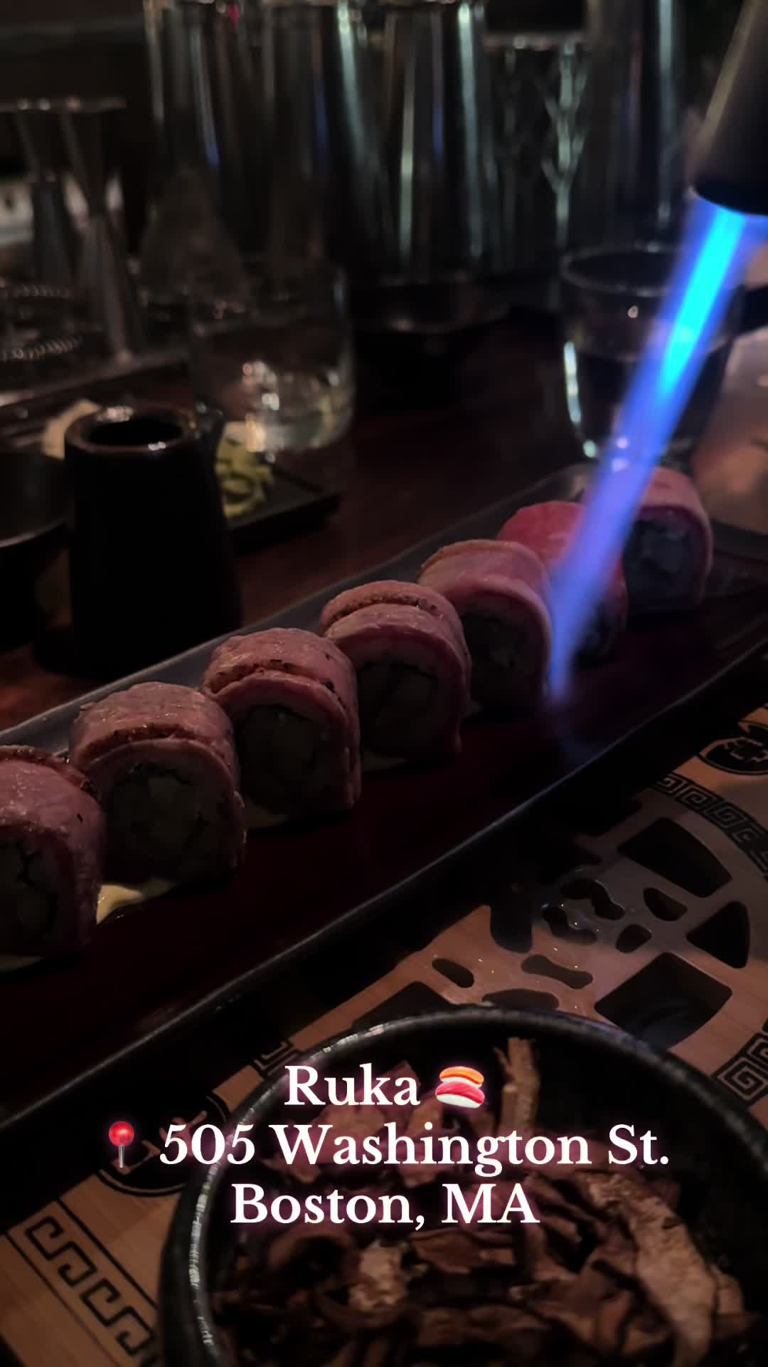 This is your sign to go to Ruka and get the wagyu roll. Torched at the damn table. This is such a great spot and if you work downtown…so fun for after work drinks!
#financialdistricteats #sushi #bostontiktok #bostonfoodies