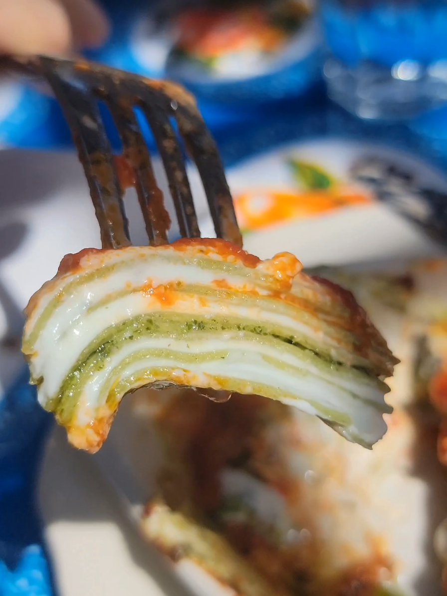 SNEAKY BUSINESS LUNCH FOOD REVIEW: The Pink Door in Seattle! Authentic Italian! #foodreview #trending #foodie #seattle #seattleeats #italianfood #lasagna 