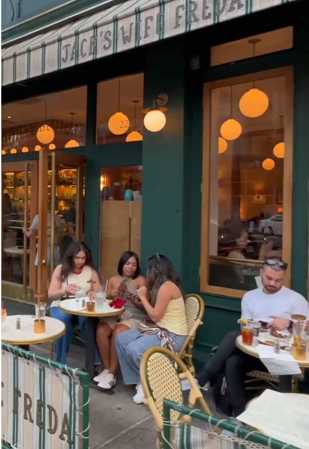 📍 Jack’s Wife Freda, Spring St, SoHo NYC
SoHo NYC 🥗 A cozy spot for Mediterranean-inspired dishes & all-day brunch. Would you stop here?
Follow for more NYC streets
@jackswifefreda
#SoHoNYC, #JacksWifeFreda, #SpringStreetNYC, #nycwalk, #NewYorkLife