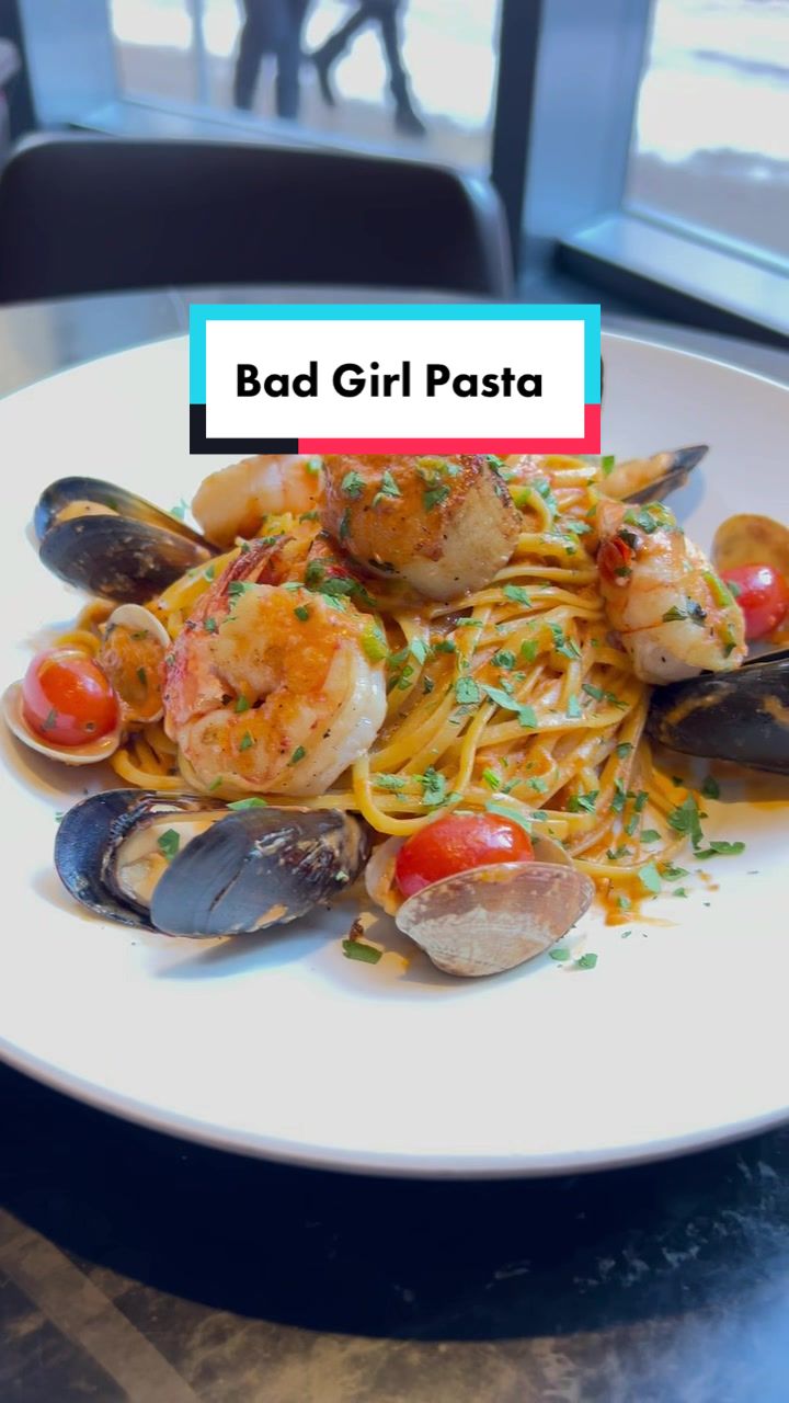 Today we’re showing you how we make our Bad Girl Pasta here at Deville Dinerbar! Let us know what menu item you want to see next! 🔥