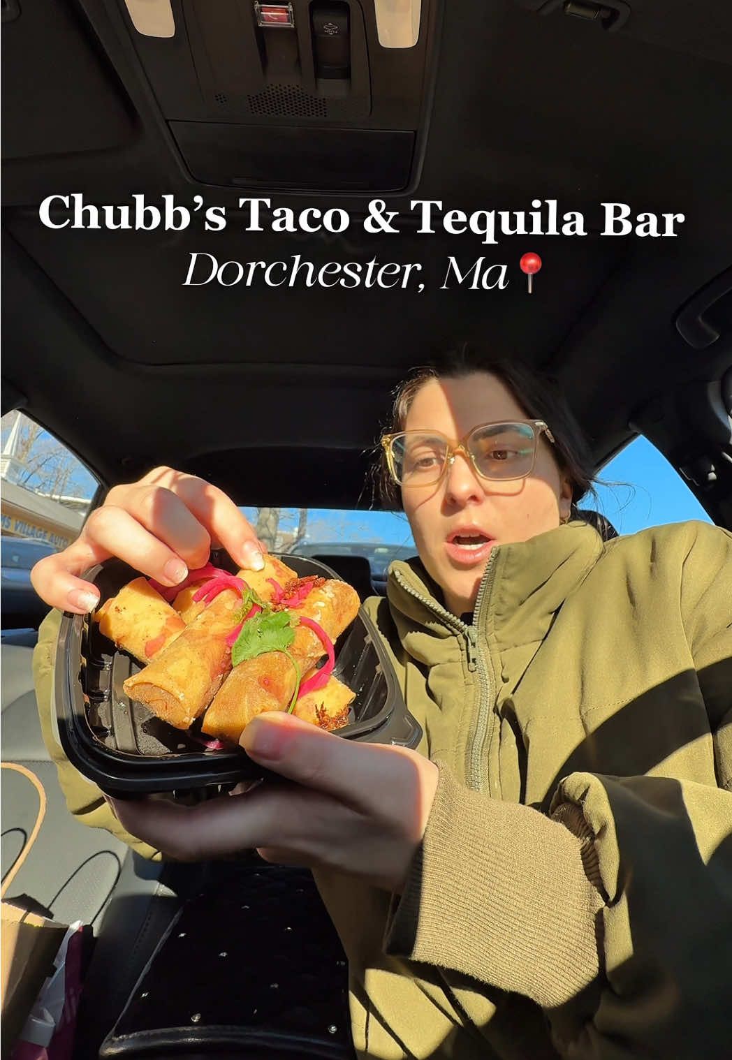 Dinner at Chubbs – Dorchester ✨
First time here & the vibes were cute for a bday 🎉

🍹 Passionfruit Pitcher = 10/10
🌯 Crunch Wrap = 9/10 (fav!)
🌮 Birria Tacos = 7/10 (dip in consommé!)
Nachos & ceviche… pass on those 👎

Service could be better (5/10) but overall still worth it for the drinks & Crunch Wrap 👌

📍 750 Adams St, Boston, MA 02122

#endlesslyeli #endless 