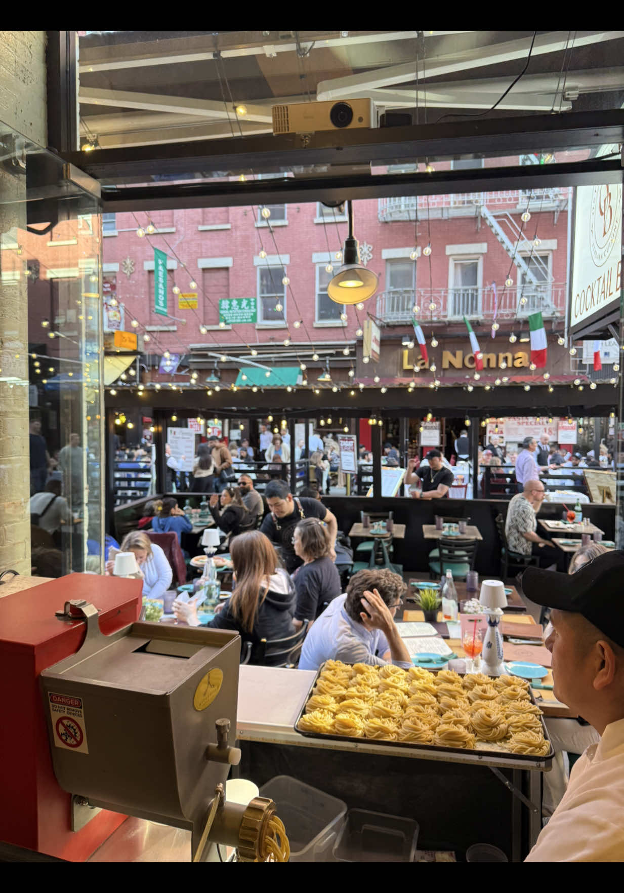 Happy Mother’s Day weekend from all of us here at Osteria Barocca! ❤️🥂