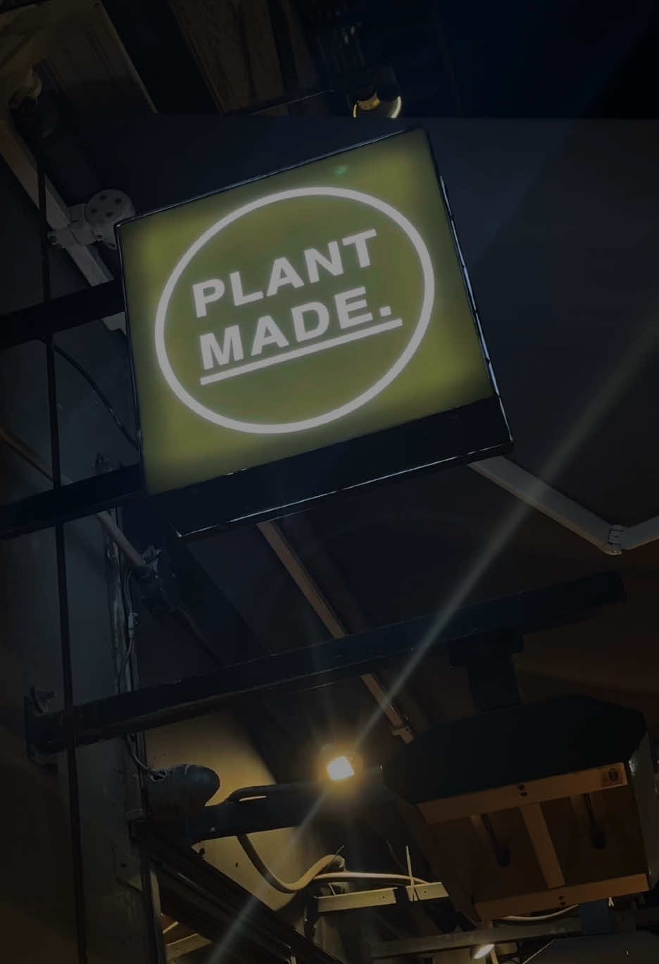 Double Zero and Bar Verde recently merged into PLANT MADE, serving 100% #vegan pizzas and Mexican cuisine at 65 2nd Avenue. 