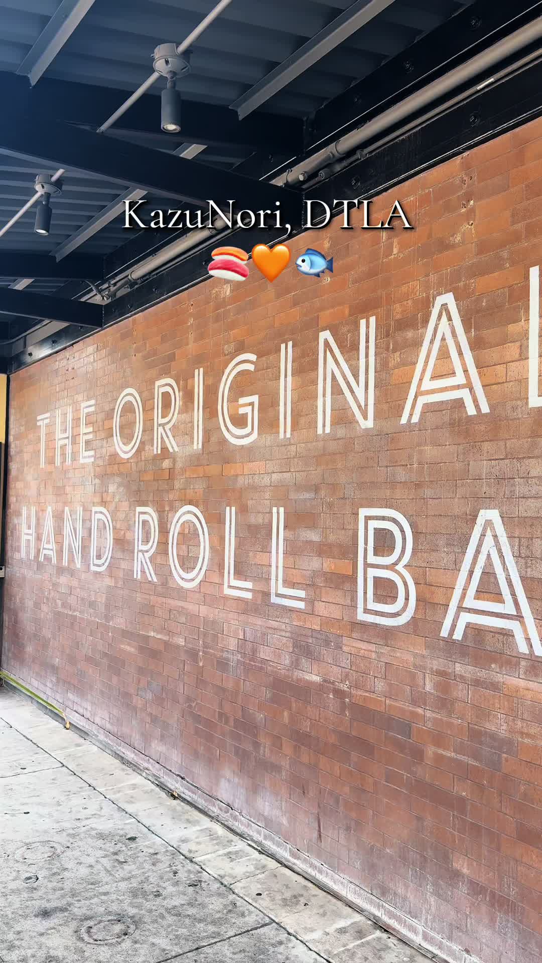 kazunori in DTLA 🍣
sister location to sugarfish 🐟

They make every hand roll right in front of you and EVERY roll we tried was amazing and super high quality 

We paid $25 pp for 5 hand rolls each. We also added on salmon  and toro sashimi 🧡
#fyp #sushi #losangeles #datenight #dtla 