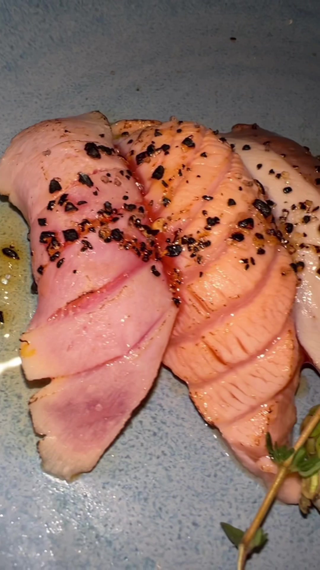 Best affordable sushi in LA 🍣 Get the dinner sushi set for 30$ 📍 Tsukiyo sushi, 3959 Wilshire blvd, Los Angeles 

#sushi #sushilosangeles #bestsushisinla #japanesefood #losangeles #tsukiyosushi #lafoodie #laeats 