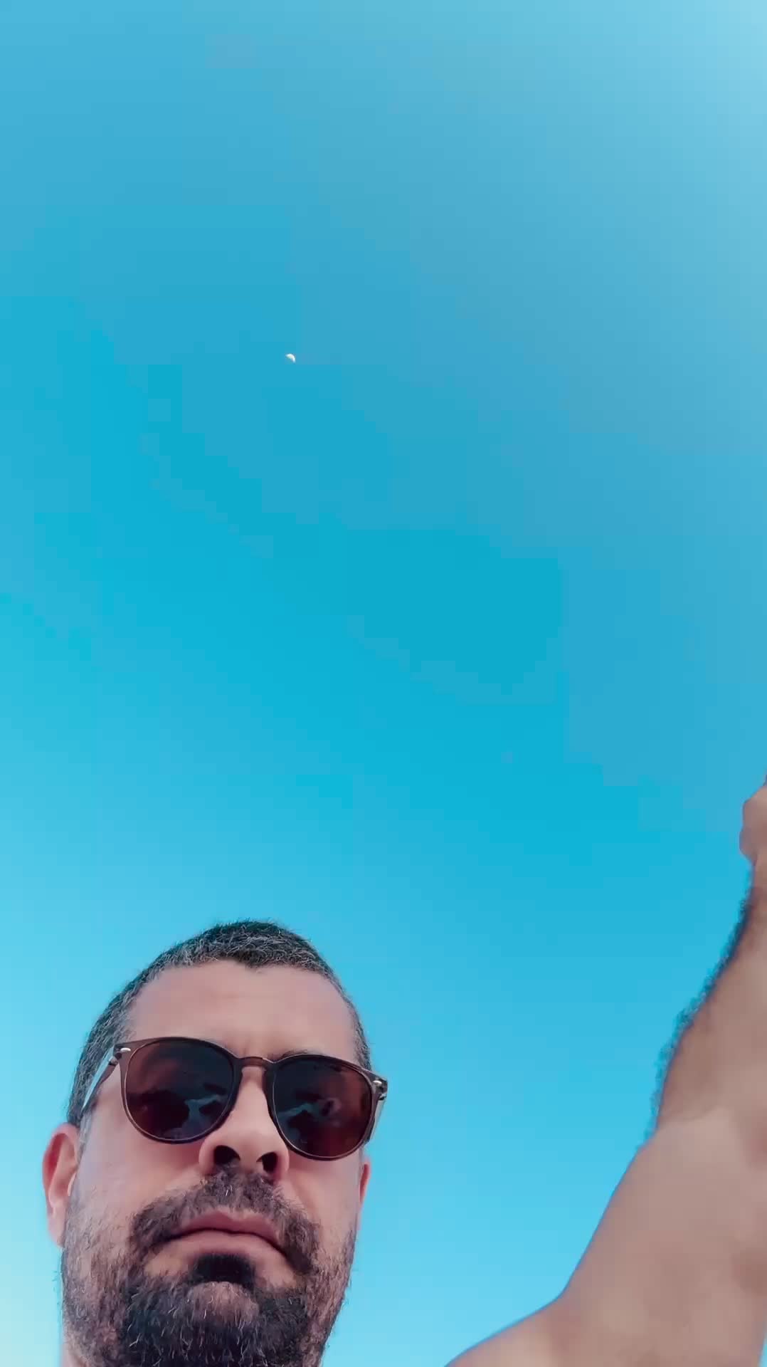 Good catch boy!!
.
#beach #beachday #sebastianbeach #sebastian #florida #fortlauderdale #gaybeach 