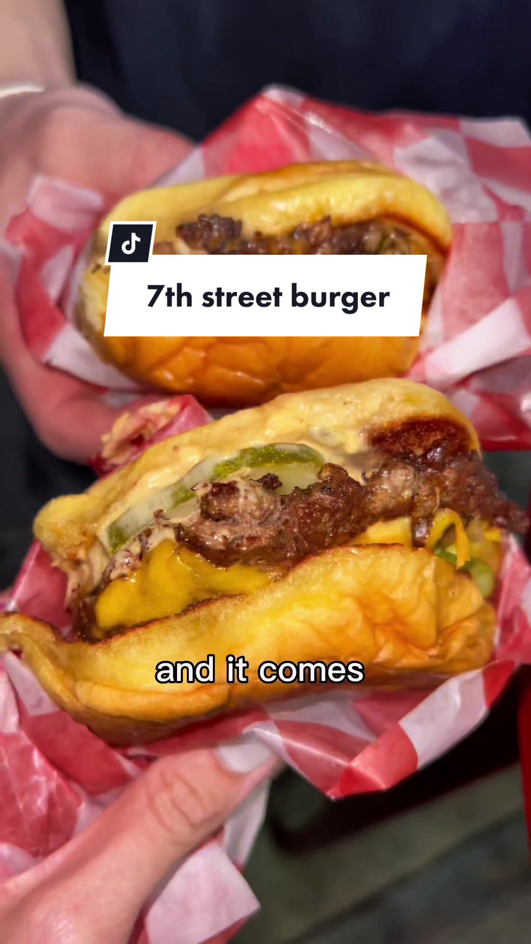 📍7th Street Burger #nycburger #cheapeatsnyc #nycfoodrecs #nycfoodie #nycstreetfood 