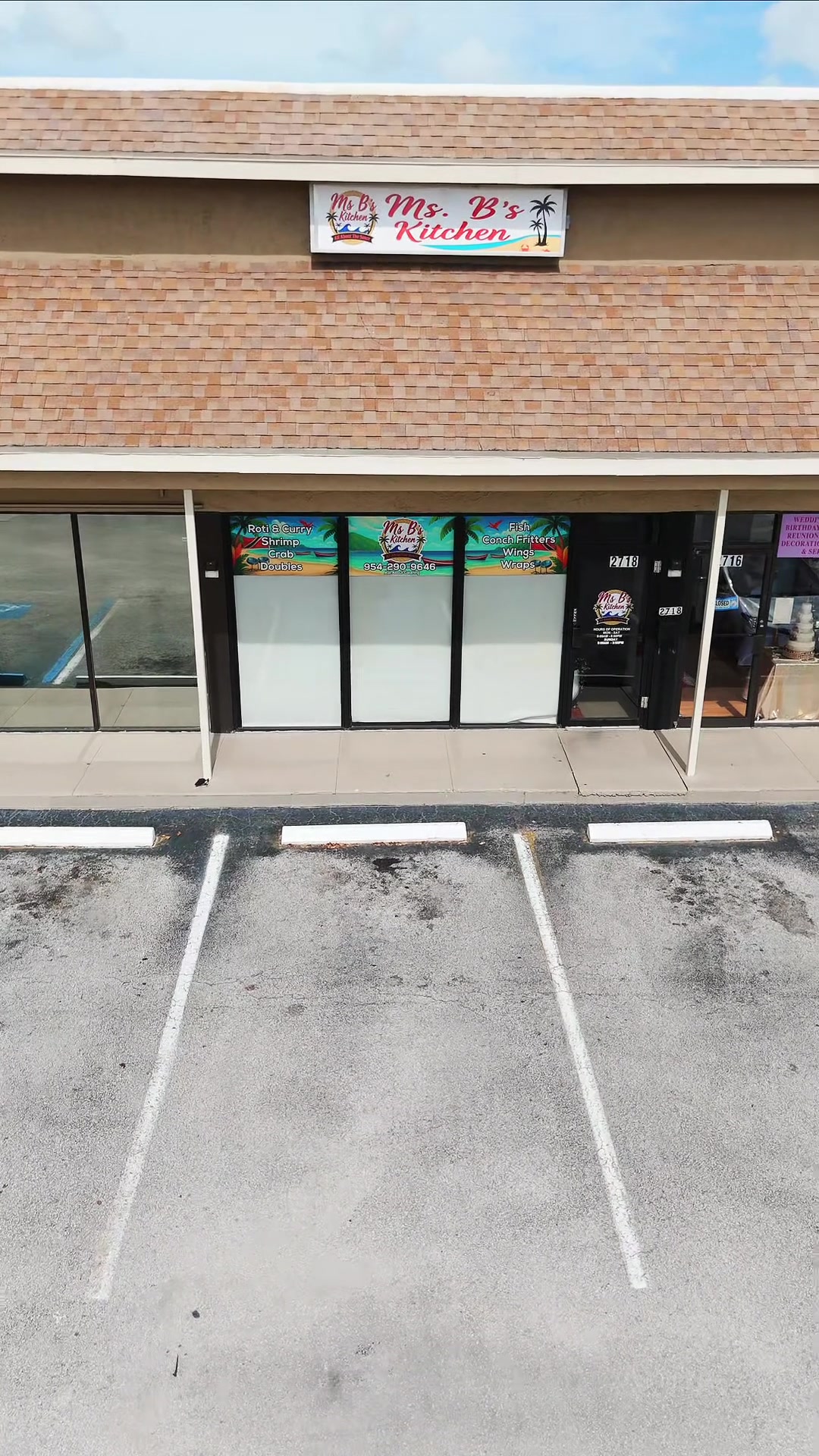 Trini flavor loading… 🇹🇹🔥
Ms. B’s Kitchen opening early August in Margate, FL!
Real food. Island vibes. ALL ABOUT THE SAUCE.

🌱 Vegan + vegetarian options too
Follow for updates — yuh belly go thank yuh 😮‍💨

#MsBsKitchen #AllAboutTheSauce #TriniFood #CaribbeanEats #MargateFL #FoodTok #SouthFloridaEats #ComingSoon #IslandFlavor #TikTokFoodie #TriniOnTikTok