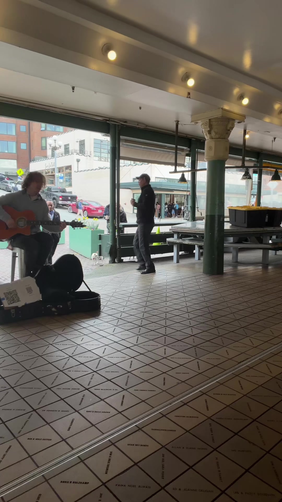 Spend a day with me at Seattle’s ICONIC Pike Place Market! 🏃♀️💨

From the flying fish at Pike Place Fish Market 🐟 to the first-ever Starbucks ☕, we’re hitting all the highlights!

🌈 Breathtaking flower bouquets
🍯 Free honey stick samples
🍩 The most perfect donuts
📸 Endless photo ops

So much energy, color, and life in one place! ✨

Want to experience it for yourself—and find all the secret spots?!
👇 I’ve got you covered!
Book your own unforgettable tour through the link in my video! 🔗

#pikeplacemarket #seattle #washington #pnwlife #traveltok 