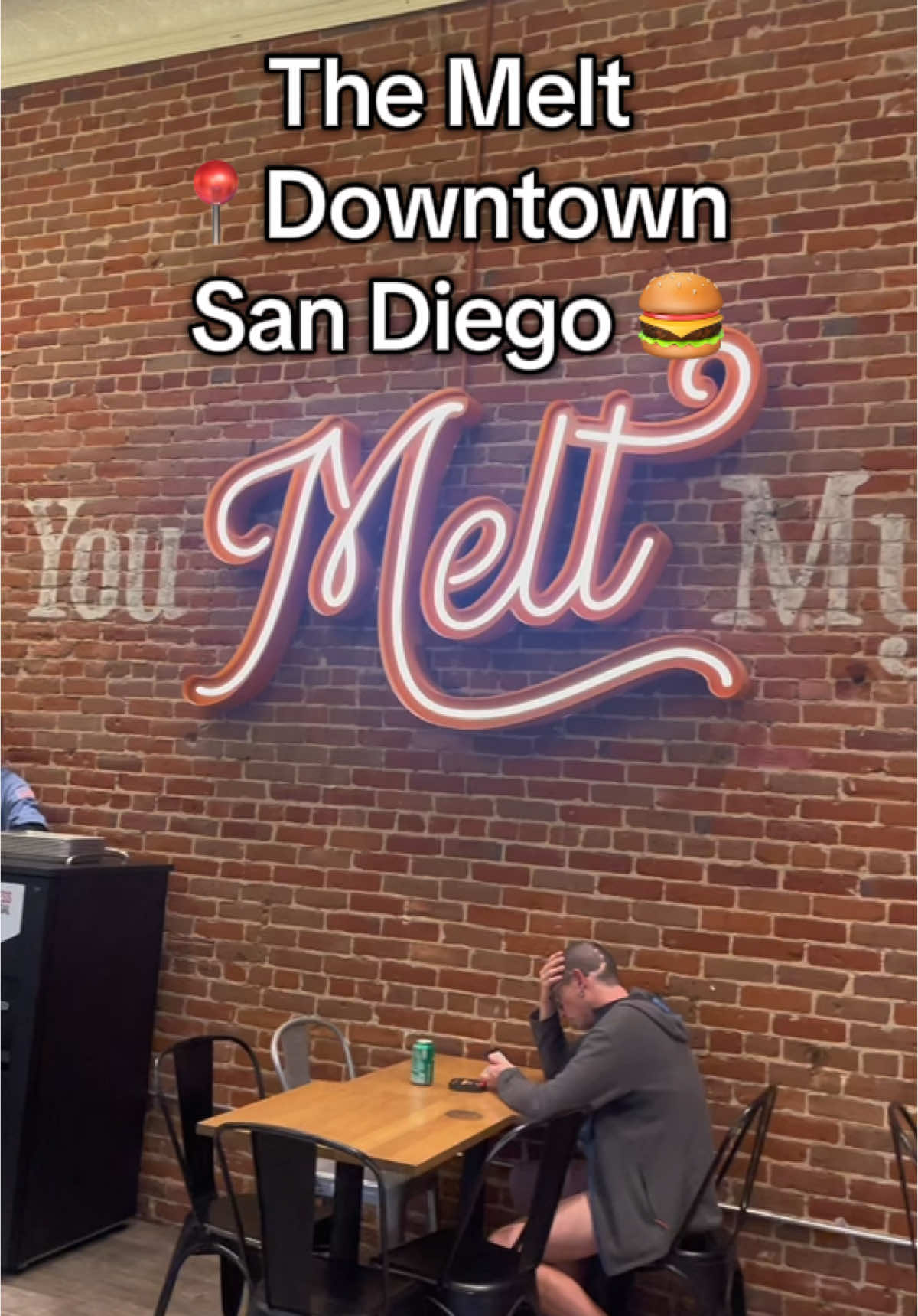 @The Melt was 10/10 I got the hot ‘n’ spicy chicken . The chicken was fresh and the sauce was perfect 🍔🍟
#themelt #burgerspot #placestoeat #sandiego 