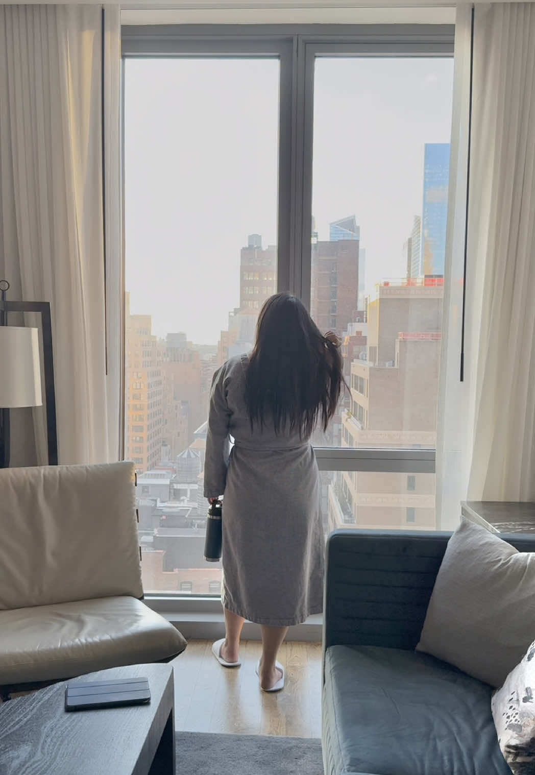 Check out this one-bedroom suite in New York City!

📌 Save this for your next vacation in NYC! 

The Kimpton Hotel Eventi (@Kimpton by IHG) is centrally located in Midtown, close to the Madison Square Garden subway stop.

This spacious one-bedroom suite features a king-size bed, city views, and a separate living area.

Join their mailing list to save money! Comment “Kimpton,” and I’ll send you the sign-up link. 🔗

📍 851 6th Ave, New York, NY 10001

Would you stay here? Let me know in the comments below! ⬇️

#floridainfluencer #stpeteblogger #newyorkcityinstagram 

New York City, hotel review, hotel room tour, New York City hotels, New York City hotel room, Kimpton Hotel Eventi, New York City vacation, Florida content creator, Florida influencer, New York vacation, Midtown hotel, Kimpton Hotel, Kimpton hotel room