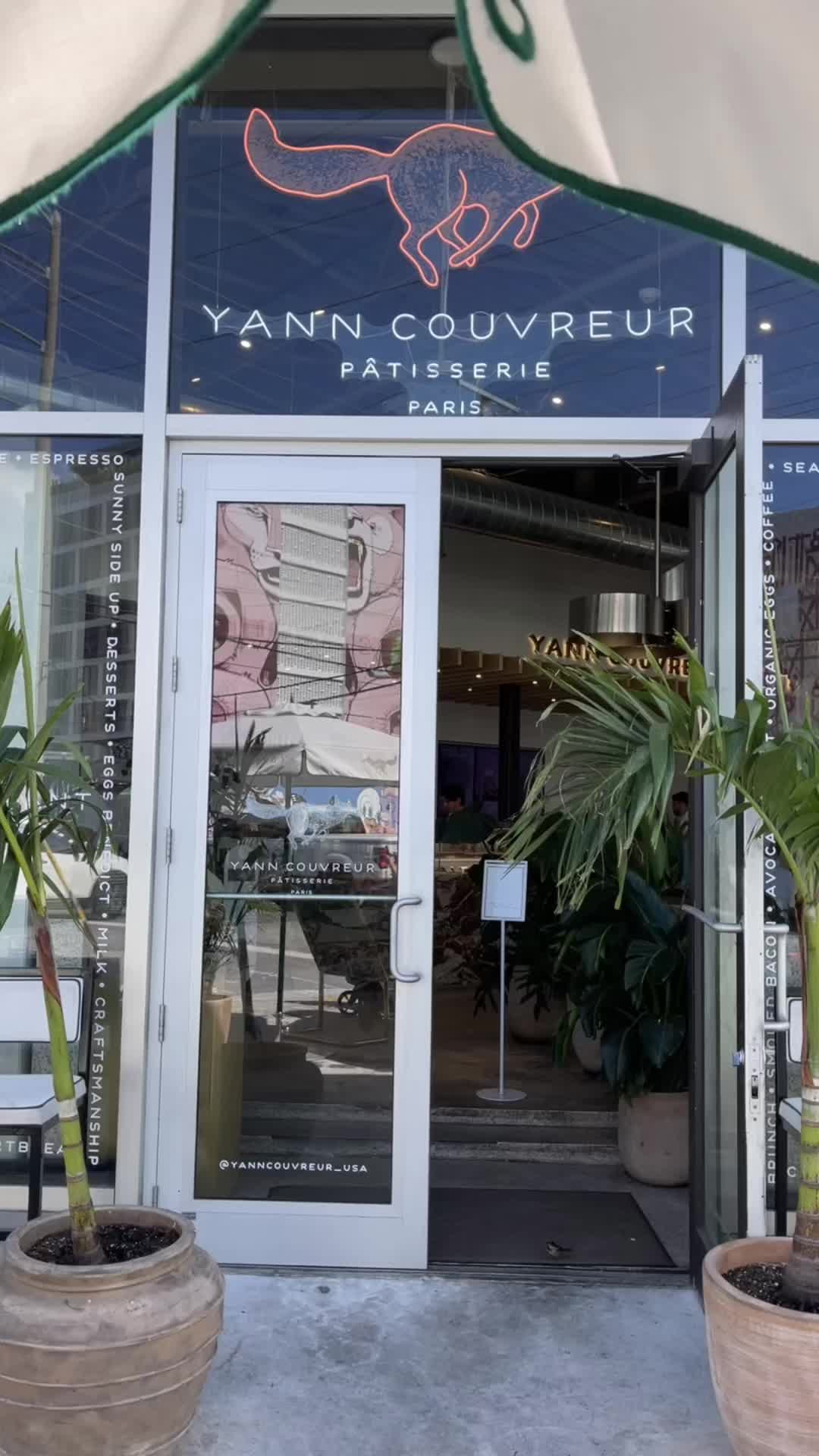 My new favorite brunch spot ☺️ perfect for a solo date and to people watch
📍Yann Couvreur / wynwood miami 
🥪Avacado salmon club 
#placestoeatmiami #brunchmiami #pastriesmiami #wynwoodfood #yanncouvreur #solodate 