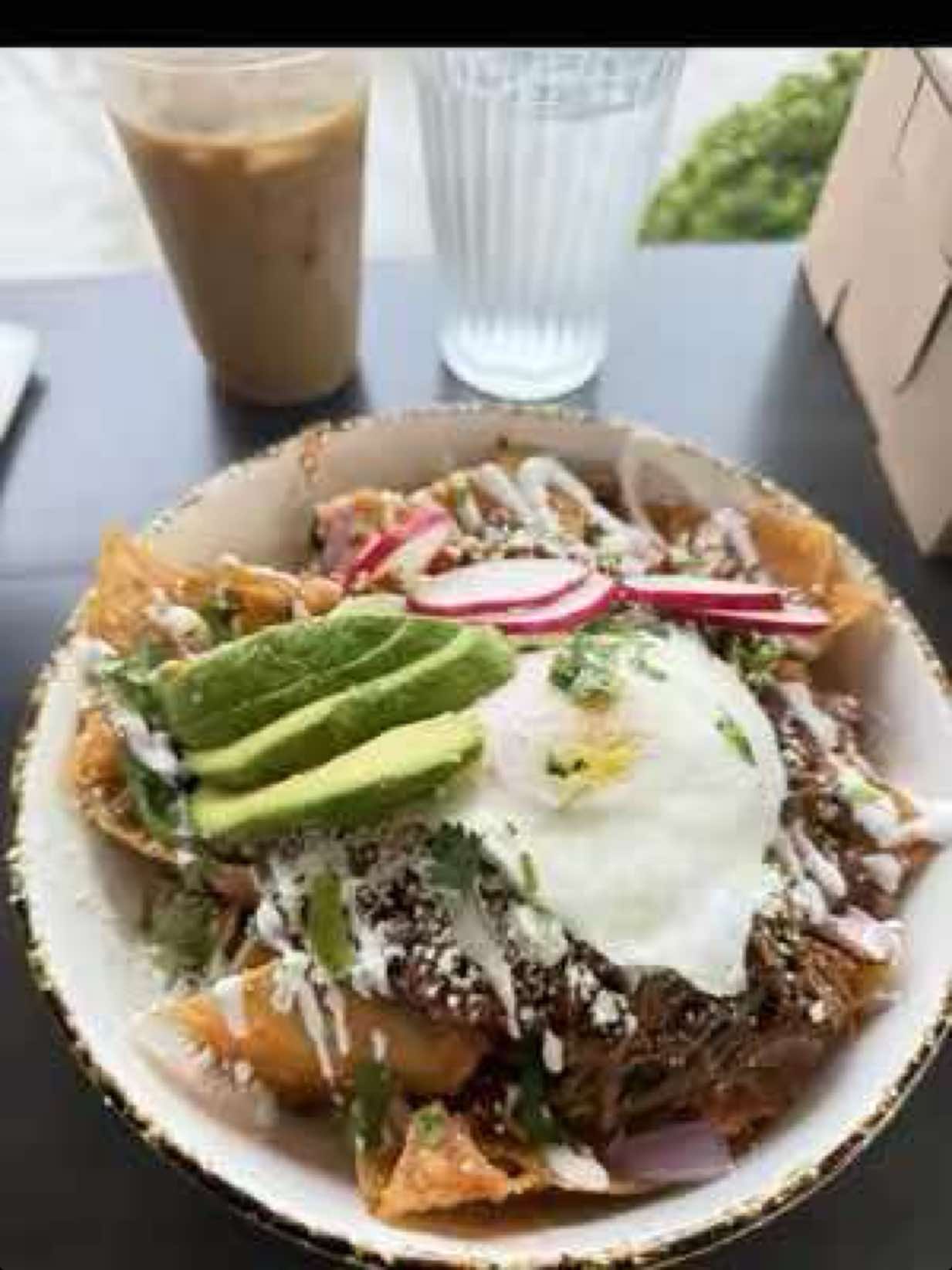 •Let me put you on the best Bakery in Burbank! I am obsessed!!😍✨
•
•
#miraclebakery #burbank #bakery #foodfinds #coffee   @mymiraclebakery 