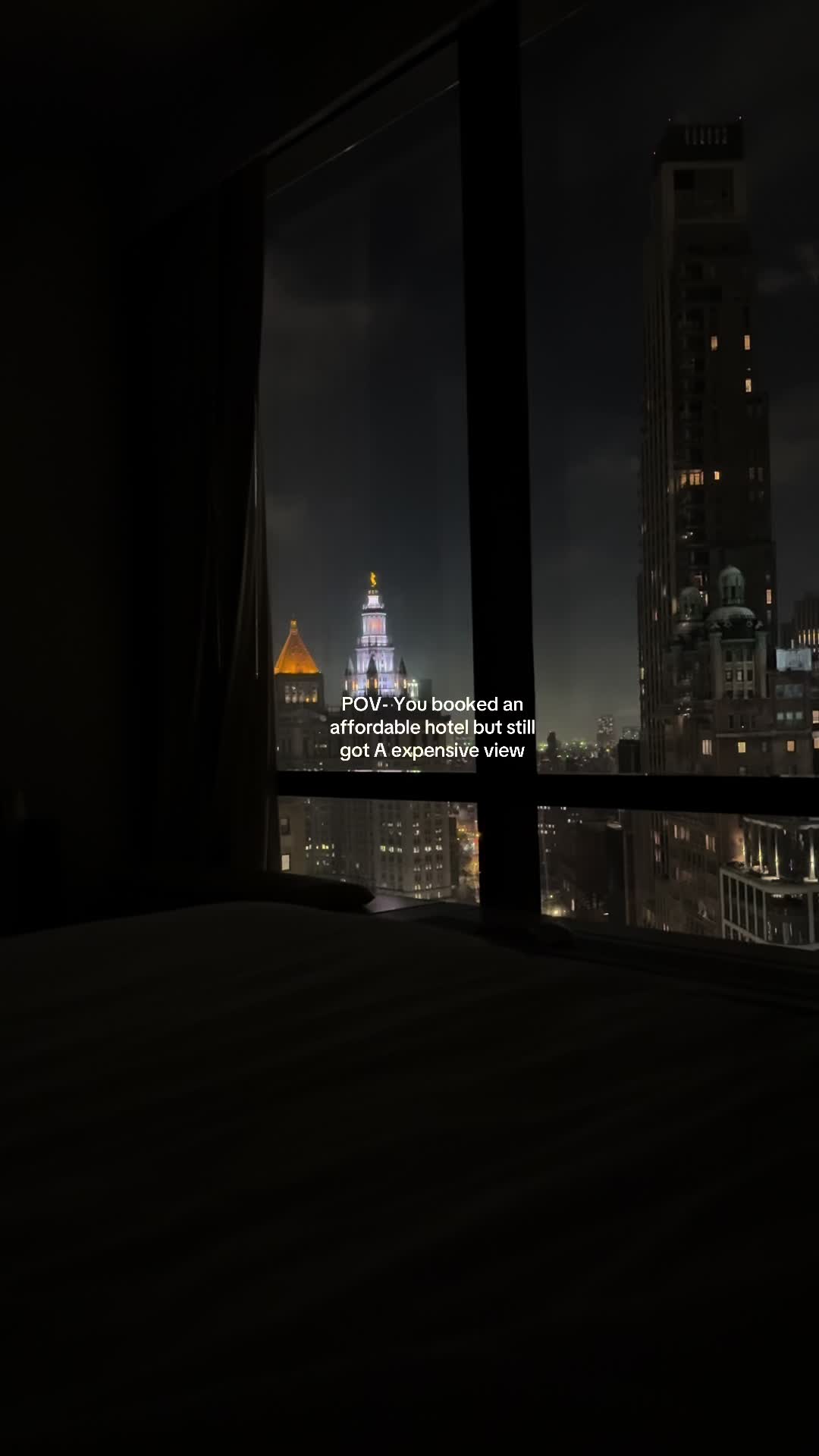Save this video for the future ! Highly recommend It’s so beautiful morning and night  😍😍 #nychotels #downtownmanhattan #travelonabudget #nycskyline #msocial 