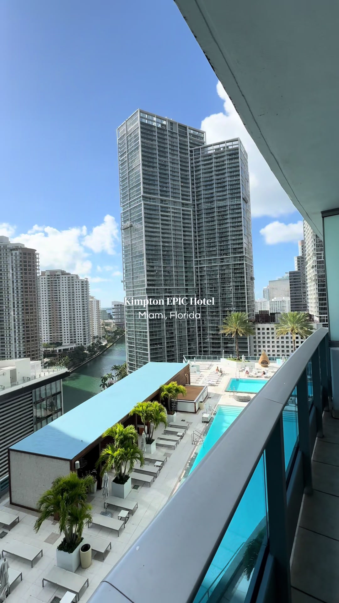 Need a downtown Miami staycation idea? Here’s what the room + spa look like at the Kimpton EPIC before you book 🧖🏾‍♀️🫧✨ #miamistaycation #kimptonepicmiami #privaispa #miamihotel #hotelroomtour 