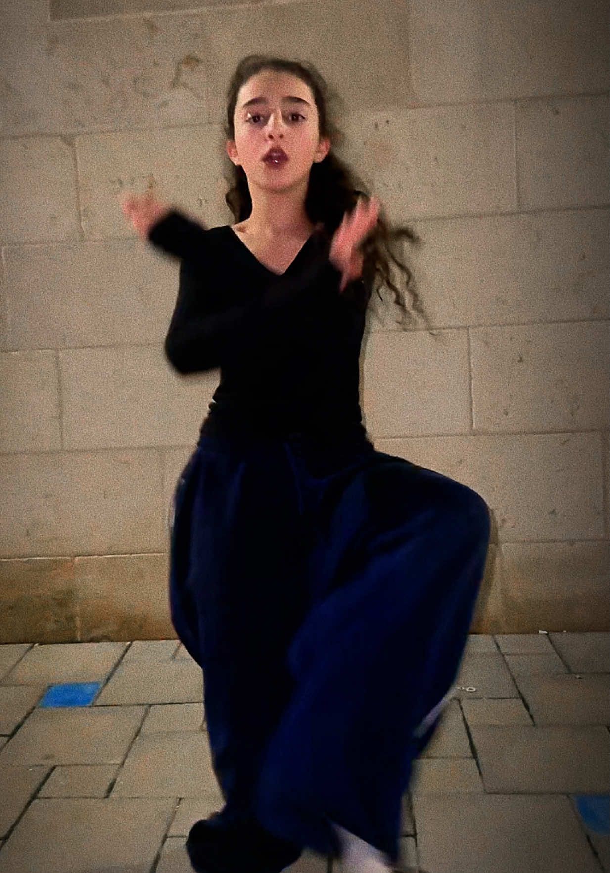 ליה שלנווווו תנחשו באיזה כיתה היא 🙂‍↔️✨ Dc: @IAGO FERREIRA ASULIN  #ריקוד #יאגו #סטודיואוריתדביר #מודיעין #היפהופ 