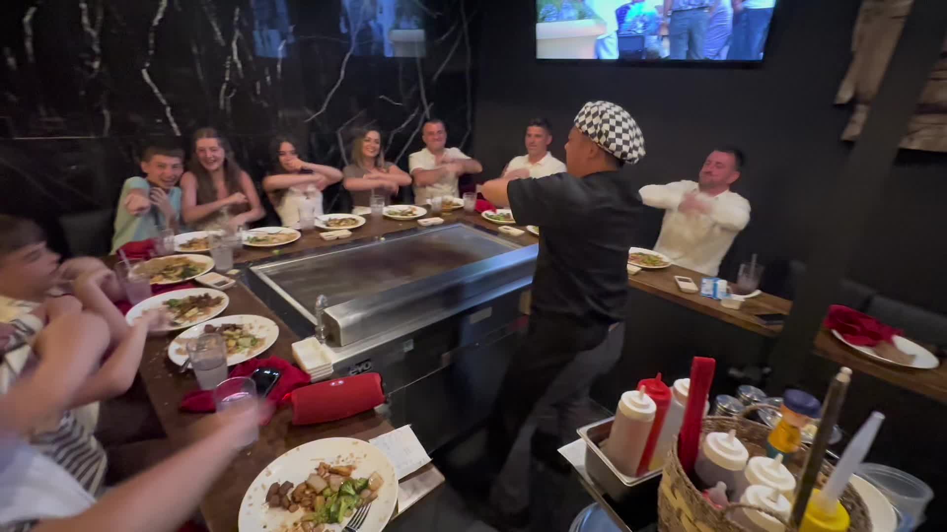 Welcome to red door's North Miami Beach store and dance with chef Sean#hibachi #dance 