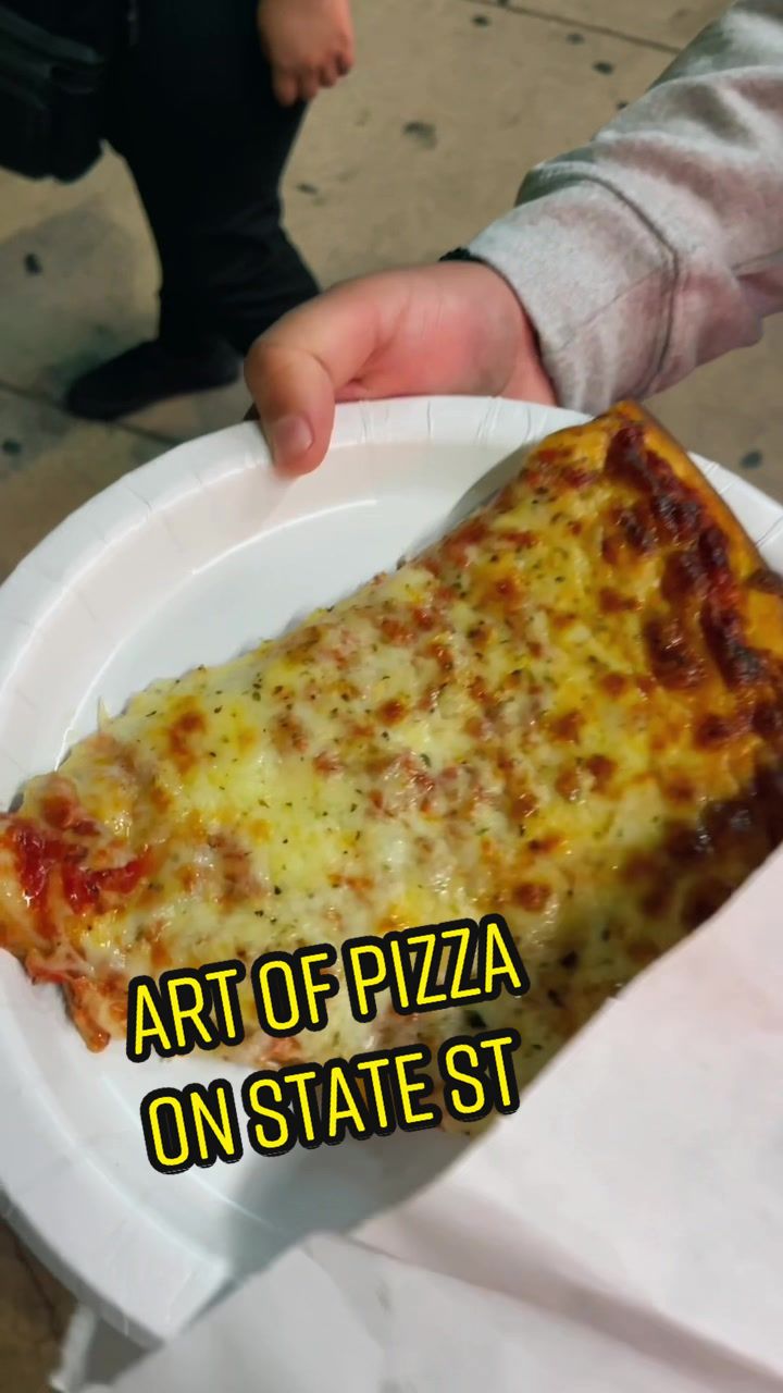 Art of Pizza on State Street #artofpizza #statestreet #chicago #pizza #food #latenight #foodtok #fyp #fypシ @americanscourge @a_cabron1 @jorgie702