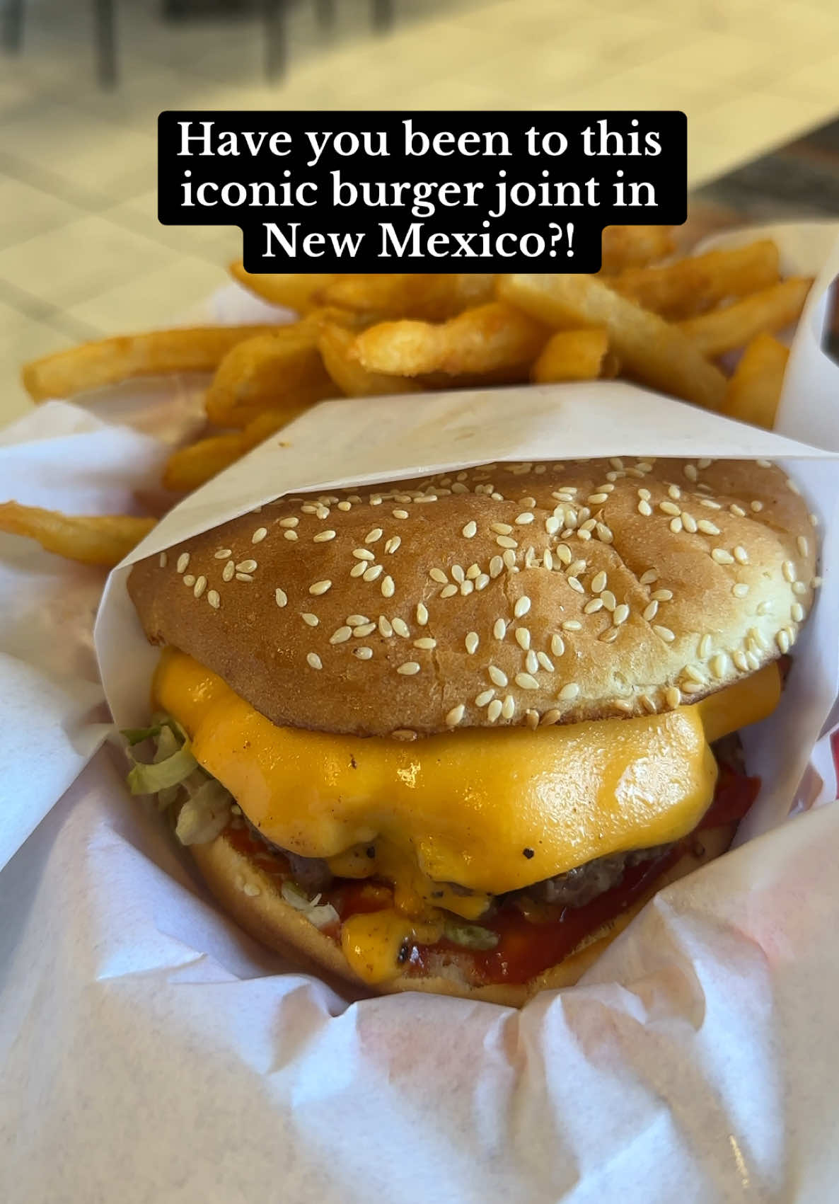 A green chile cheeseburger from Burger Boy for the win! 🙏🏼🙌🏼

📍12023 NM-14, Cedar Crest, New Mexico 87008

#abqfood #abqfoodies #albuquerque #newmexico #cheeseburger #greenchile 