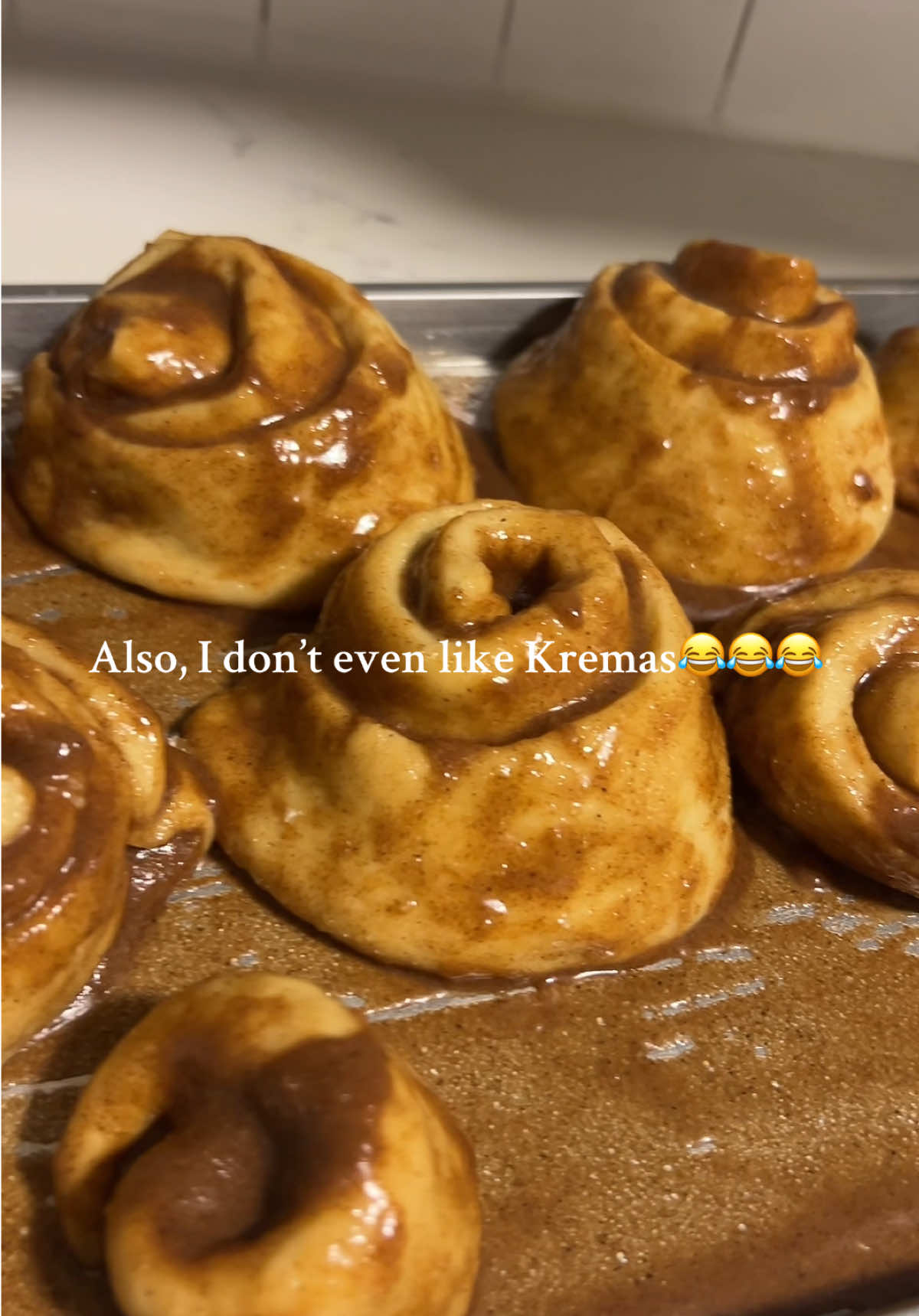 Homemade Kremas Cinnamon Rolls🤤 YES even the KREMAS was made from scratch 🤭
Visit me on Sundays at Shops at Pembroke Gardens to buy your favorites 🥰 
• 527 SW 145th TERR,
Pembroke Pines, FL 33027
•11 am- 6 pm 
#viksamess #haitian #dessert #fyp #baker